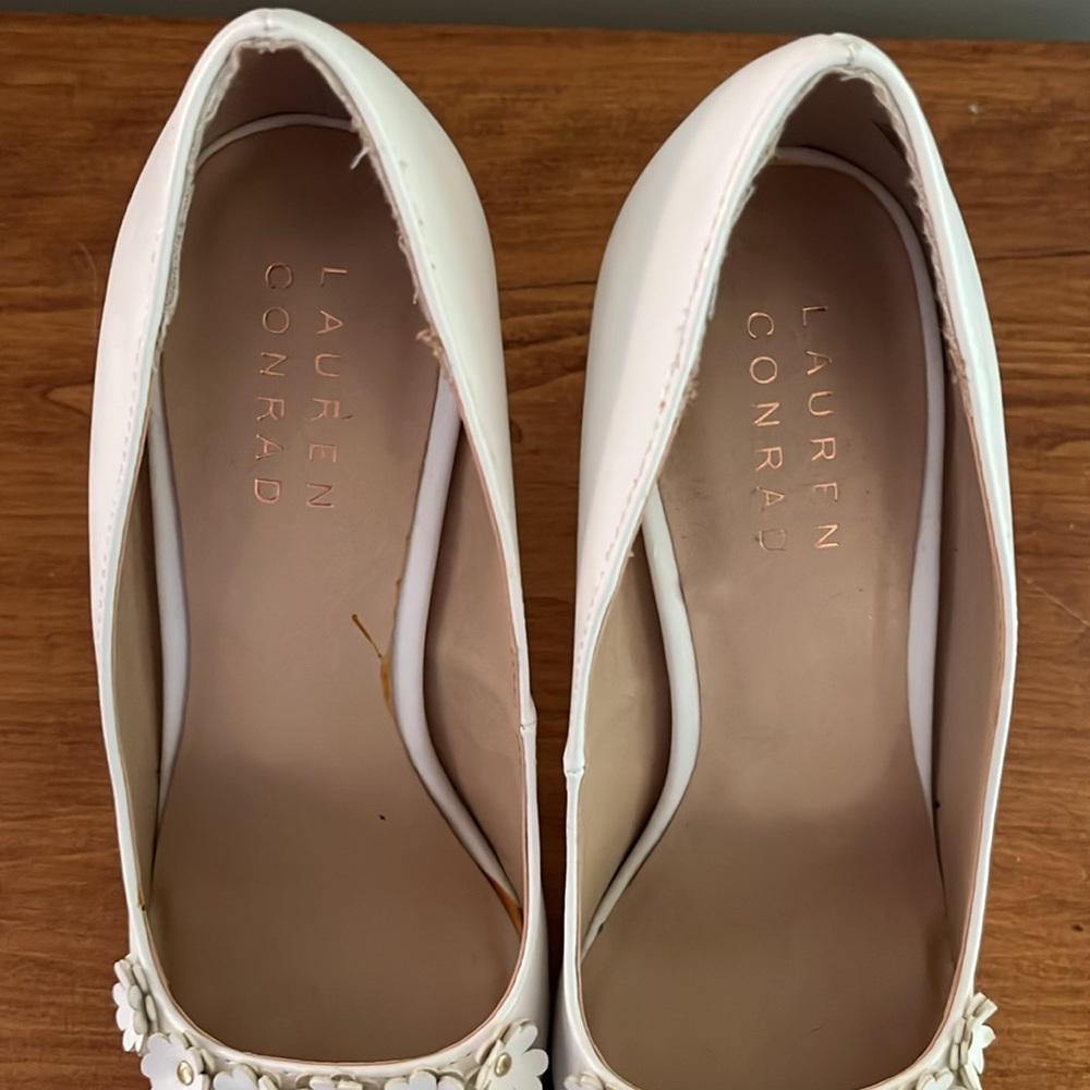 LC Lauren Conrad White Floral Women's Shoes - Picture 4 of 5